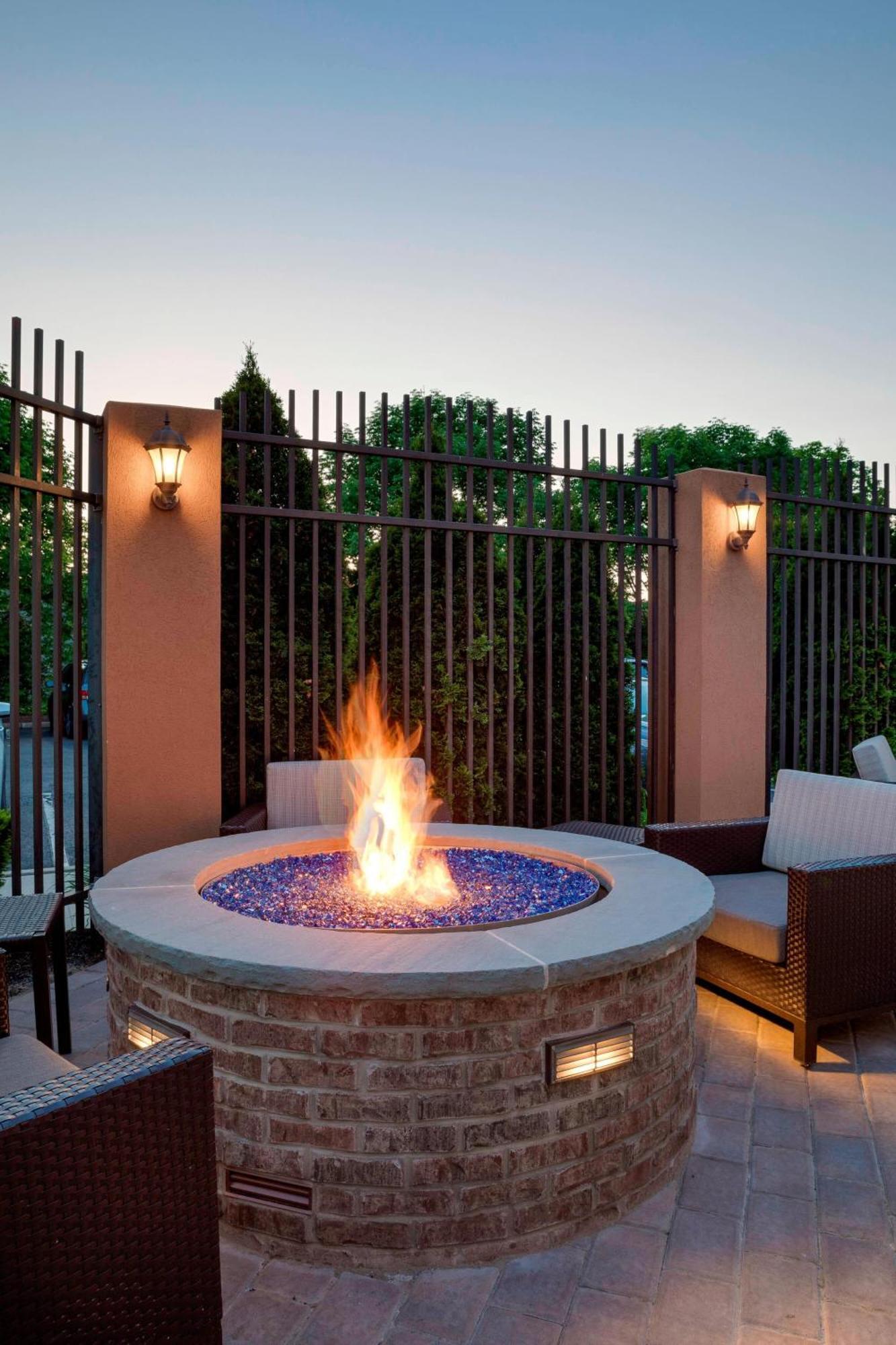 Courtyard By Marriot Cranbury South Brunswick Hotel Exterior photo