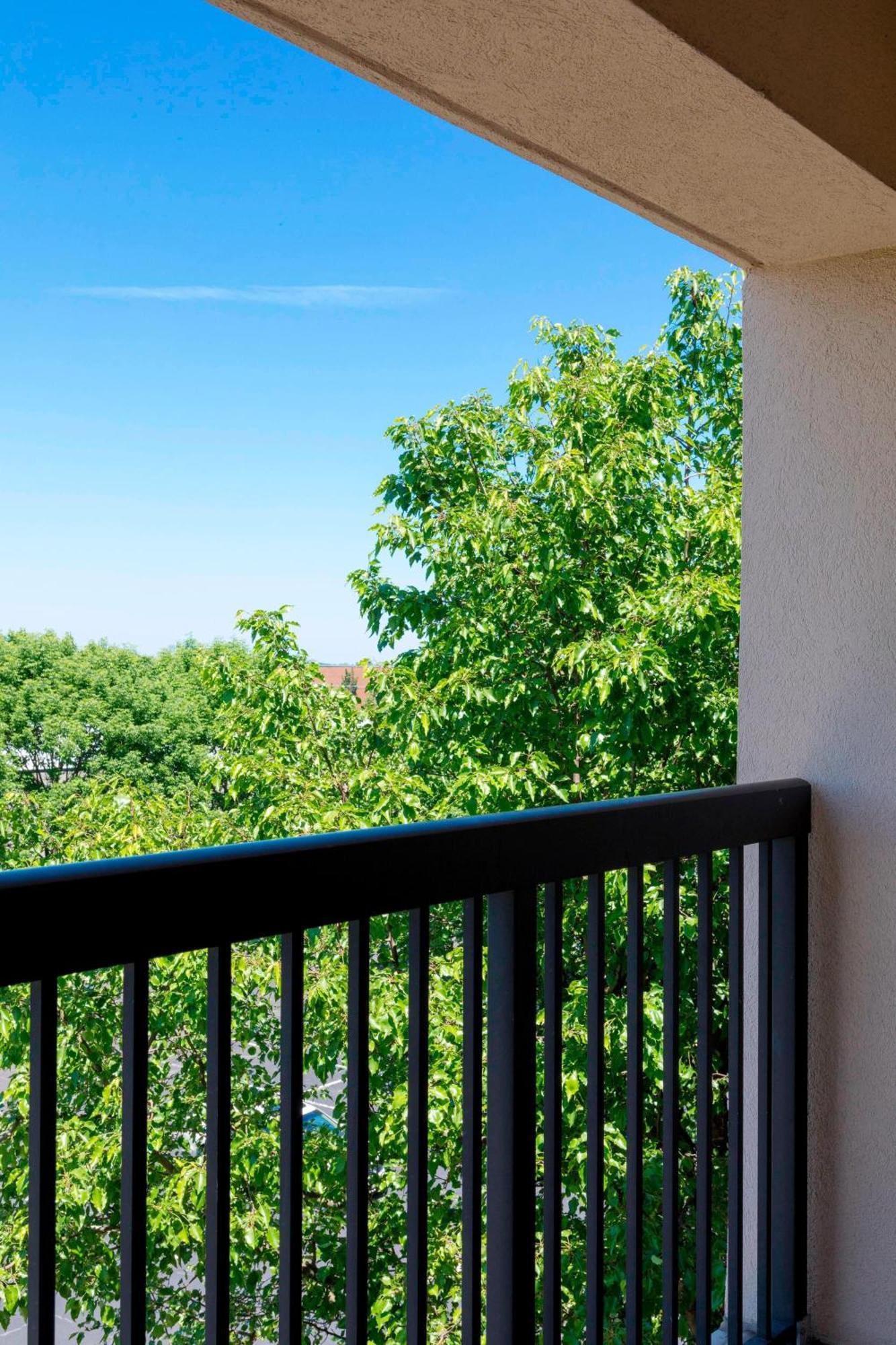 Courtyard By Marriot Cranbury South Brunswick Hotel Exterior photo