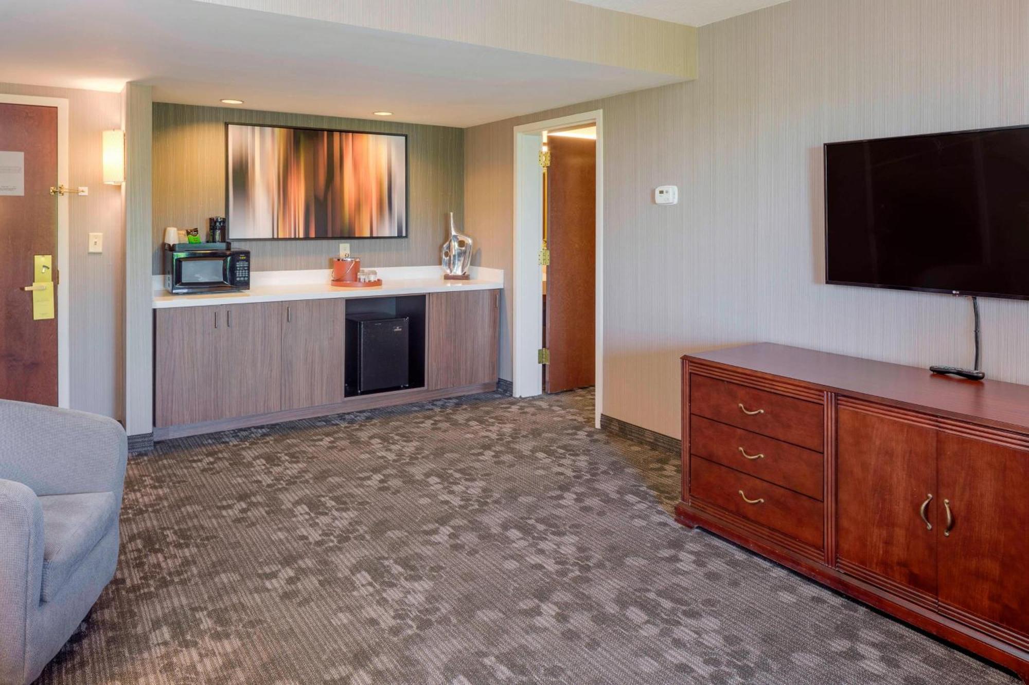 Courtyard By Marriot Cranbury South Brunswick Hotel Exterior photo