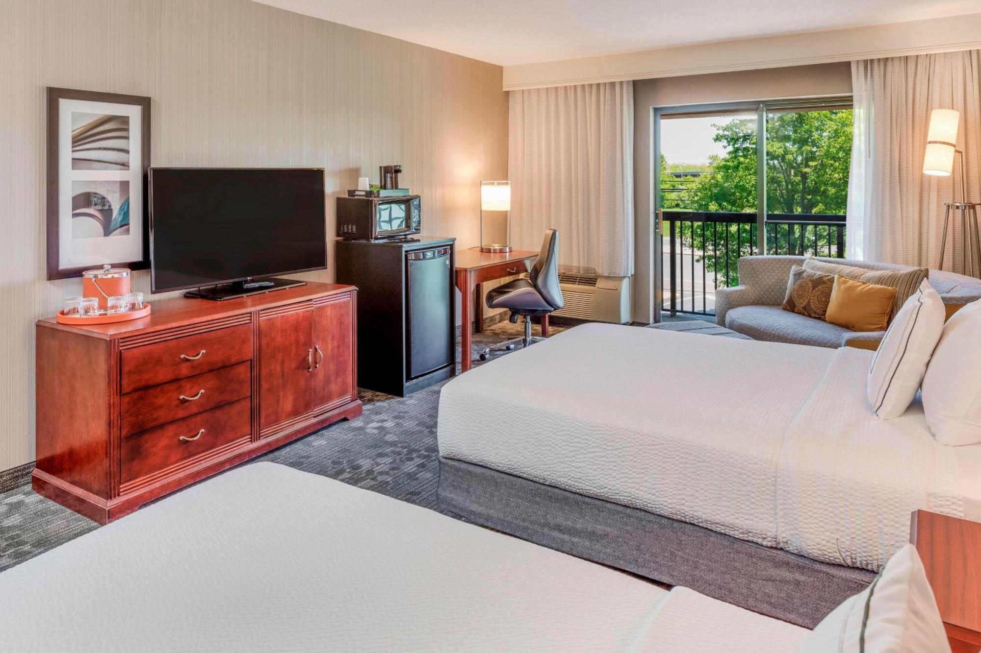 Courtyard By Marriot Cranbury South Brunswick Hotel Exterior photo
