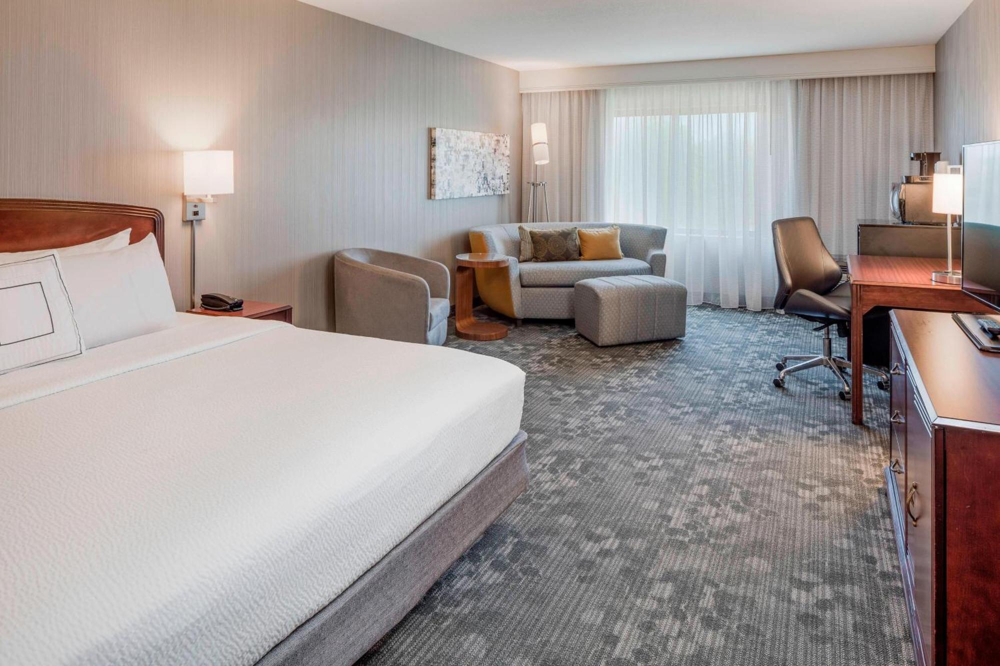 Courtyard By Marriot Cranbury South Brunswick Hotel Exterior photo